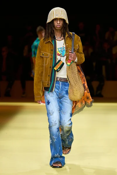 Look 23